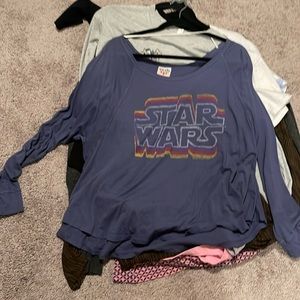 Star Wars dolman sleeved over sized top. Medium but fits me at a 2x jersey